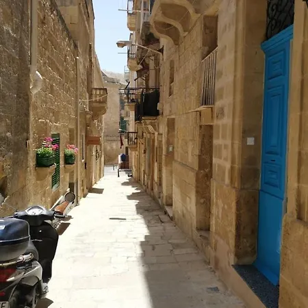 Cozy Loft In The Heart Of